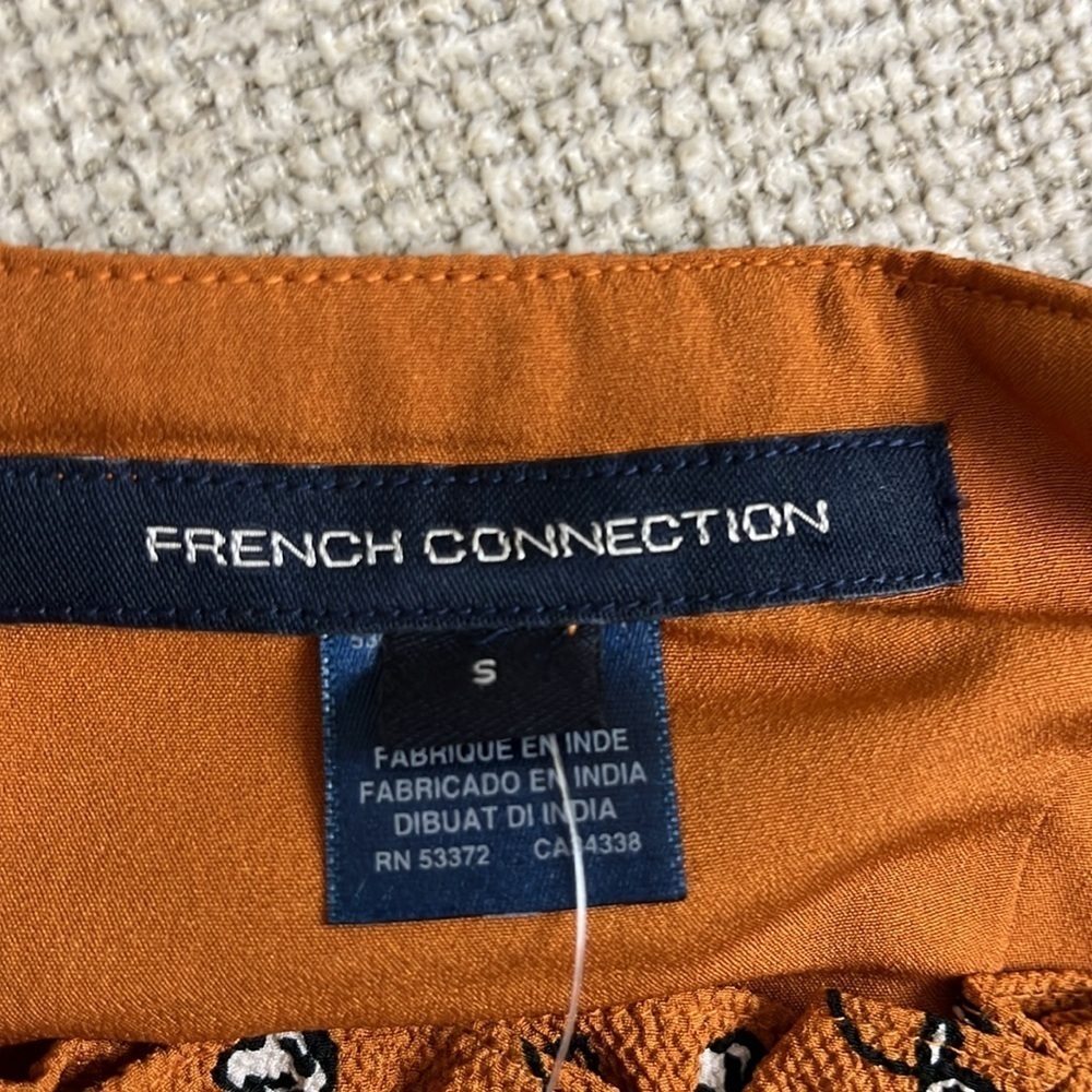 ⭐️ NWT- French Connection brown floral long bell-sleeved smocked blouse- small - Picture 10 of 12